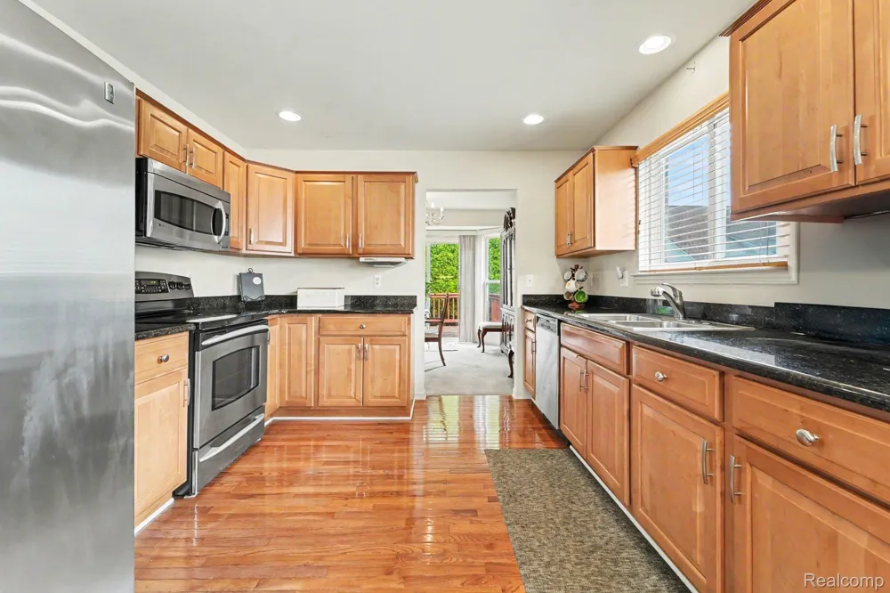 17171 Stone Drive #73 Clinton Charter Township, MI 48038