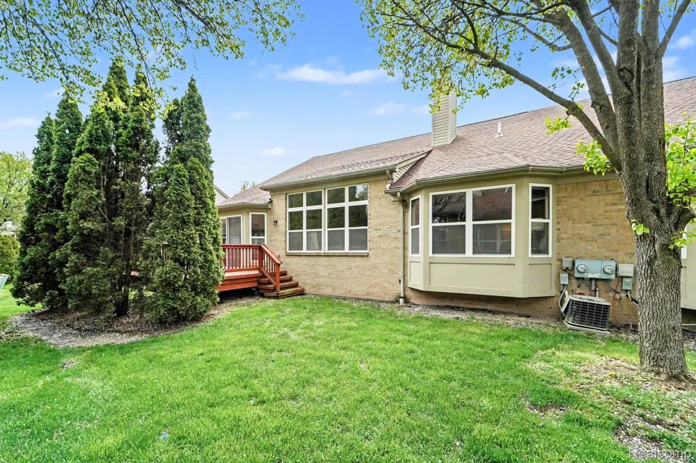 17171 Stone Drive #73 Clinton Charter Township, MI 48038
