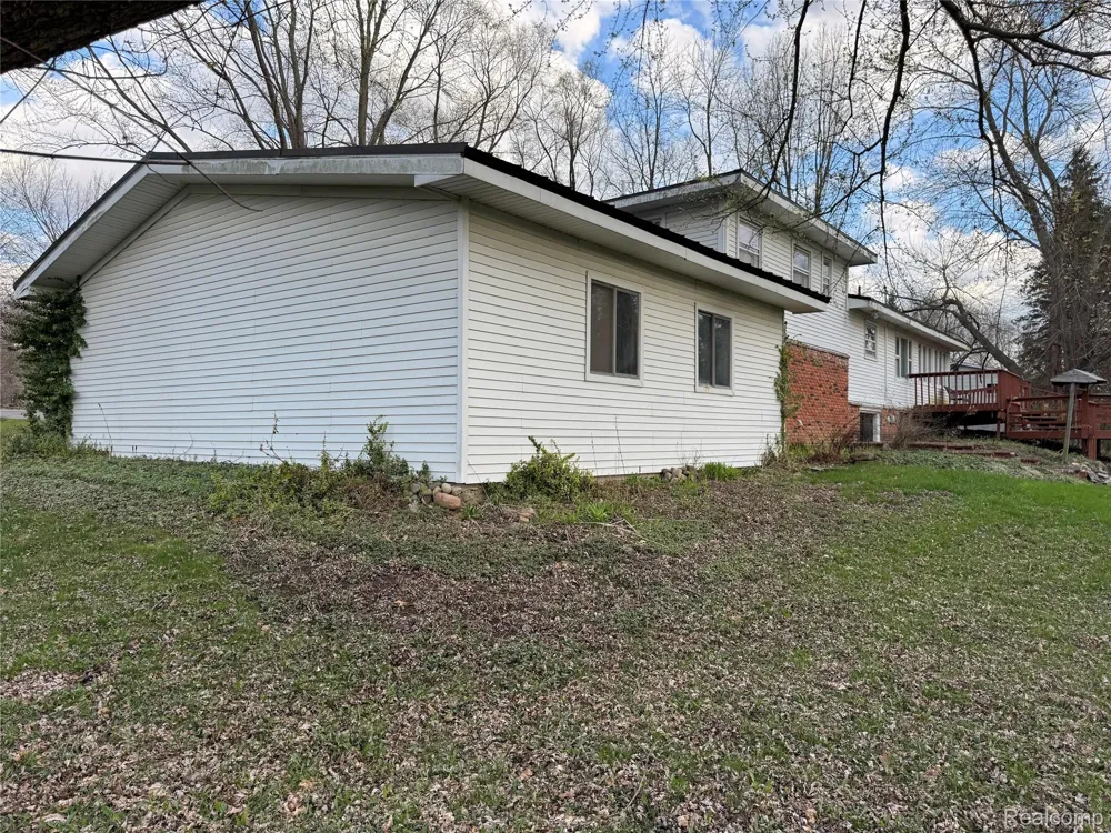 226 S Burkhart Road Marion Township, MI 48843