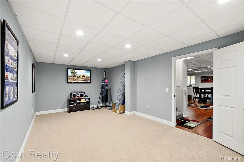 5164 Birch Lane Springfield Charter Township, MI 48350