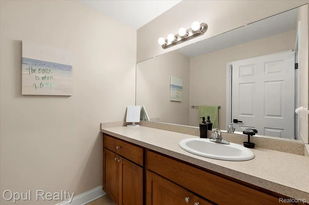 5164 Birch Lane Springfield Charter Township, MI 48350