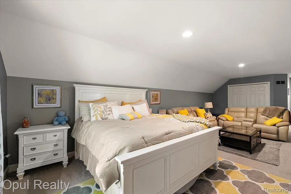 5164 Birch Lane Springfield Charter Township, MI 48350