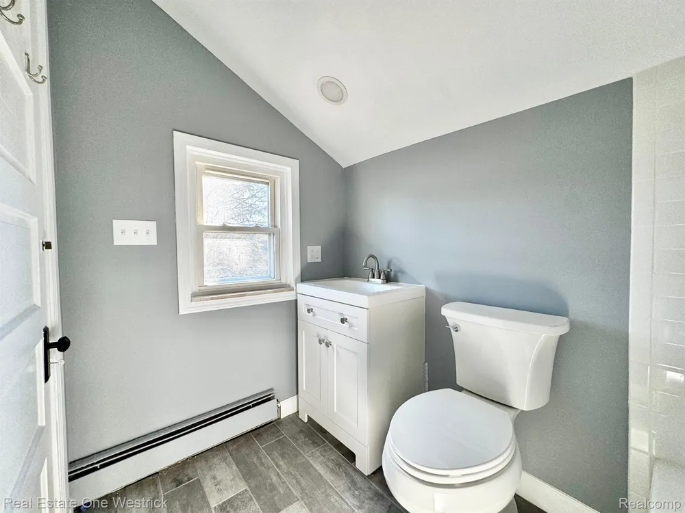 432 Edgewater Drive Algonac City, MI 48001