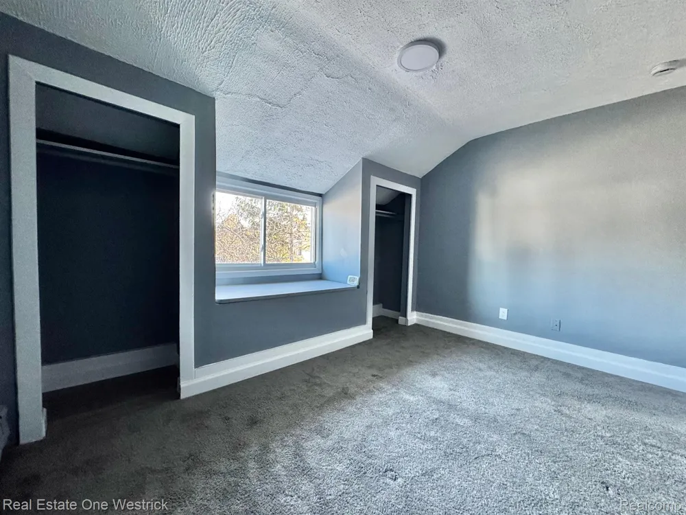 432 Edgewater Drive Algonac City, MI 48001