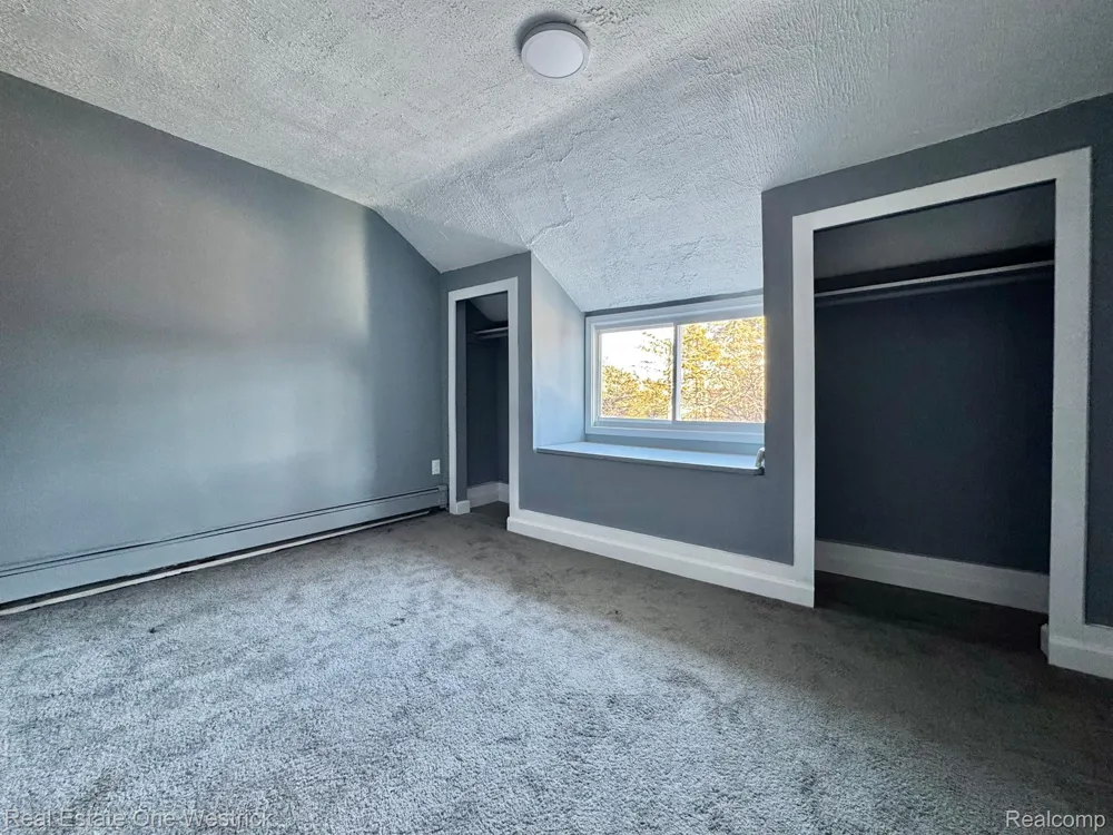 432 Edgewater Drive Algonac City, MI 48001