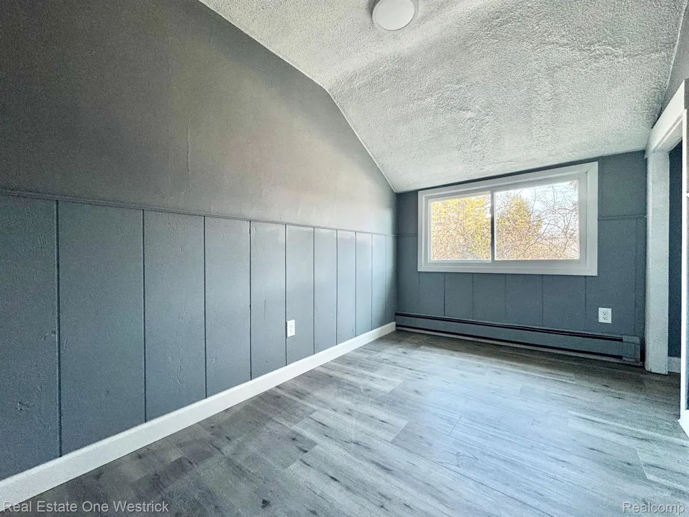 432 Edgewater Drive Algonac City, MI 48001