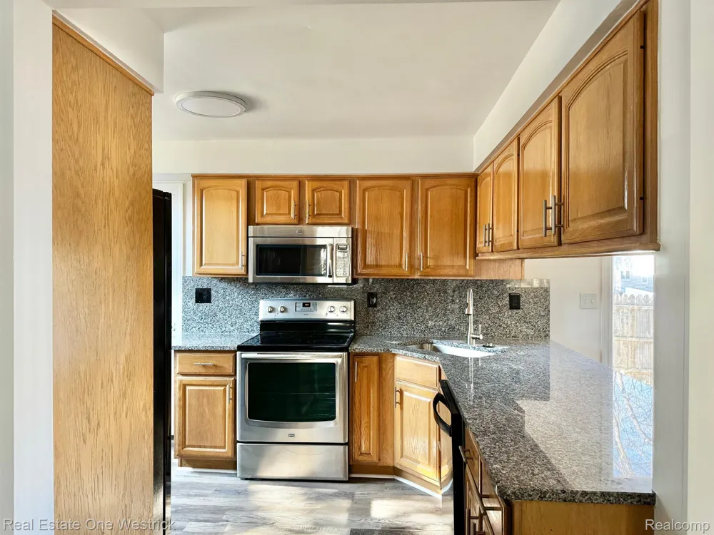 432 Edgewater Drive Algonac City, MI 48001