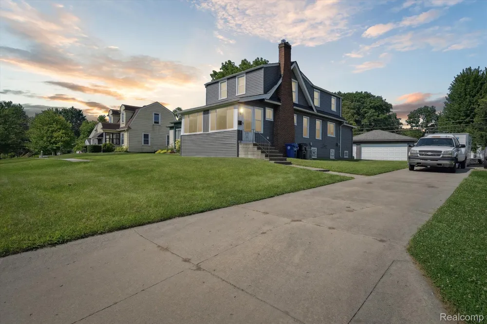 18849 DELAWARE AVENUE Redford Charter Township, MI 48240