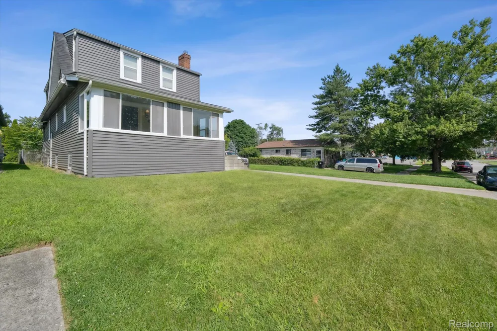 18849 DELAWARE AVENUE Redford Charter Township, MI 48240