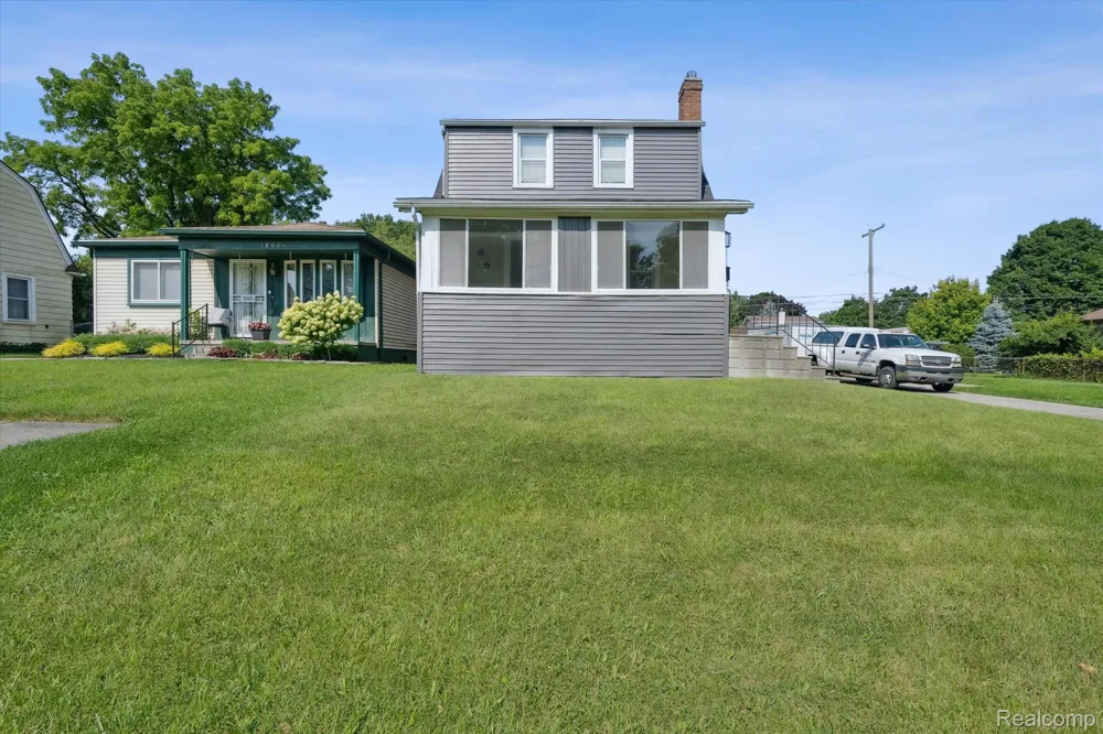 18849 DELAWARE AVENUE Redford Charter Township, MI 48240