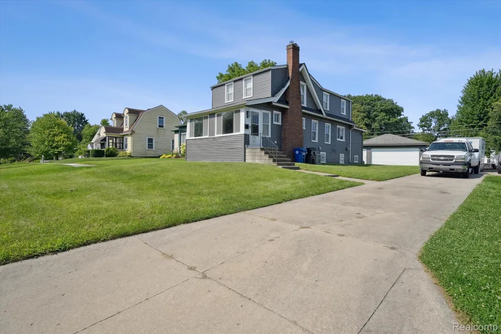 18849 DELAWARE AVENUE Redford Charter Township, MI 48240