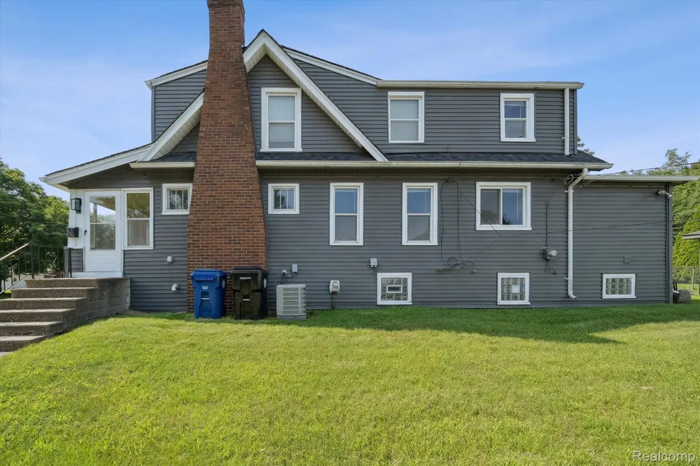 18849 DELAWARE AVENUE Redford Charter Township, MI 48240