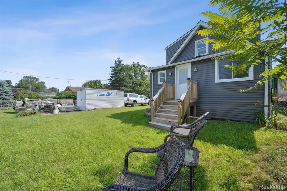 18849 DELAWARE AVENUE Redford Charter Township, MI 48240