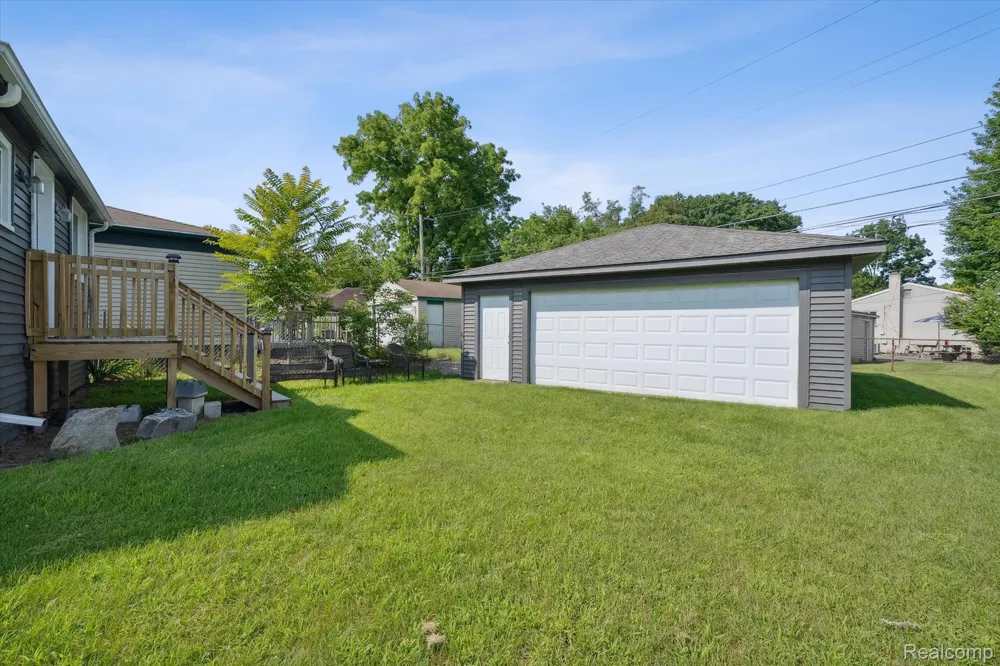 18849 DELAWARE AVENUE Redford Charter Township, MI 48240