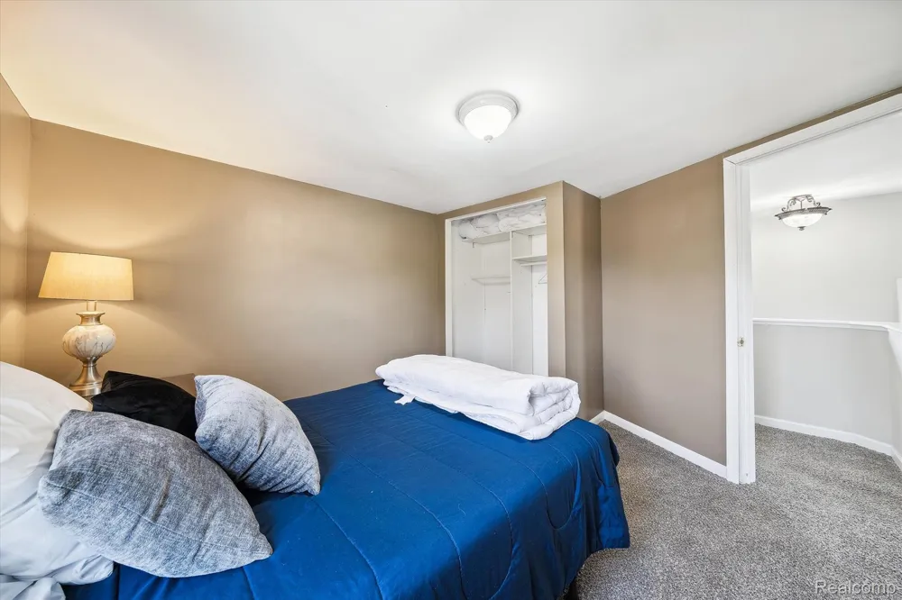 18849 DELAWARE AVENUE Redford Charter Township, MI 48240