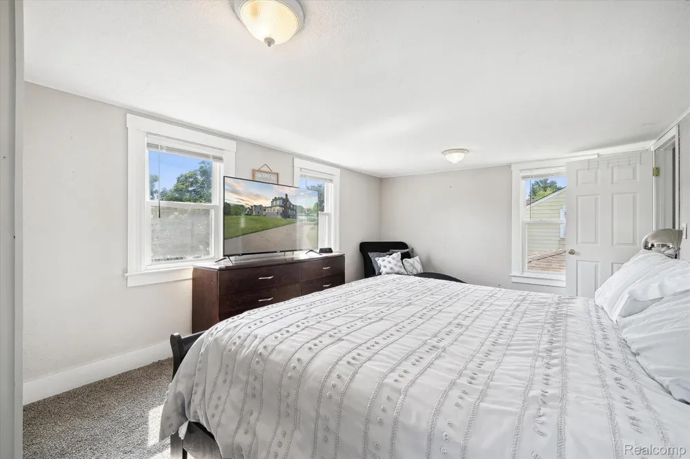 18849 DELAWARE AVENUE Redford Charter Township, MI 48240