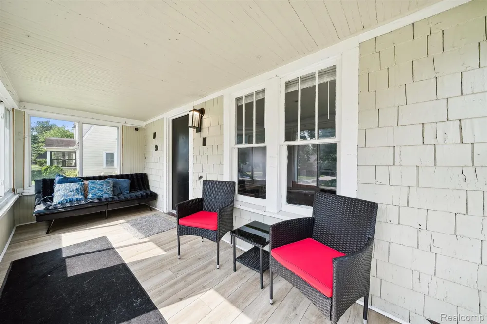 18849 DELAWARE AVENUE Redford Charter Township, MI 48240