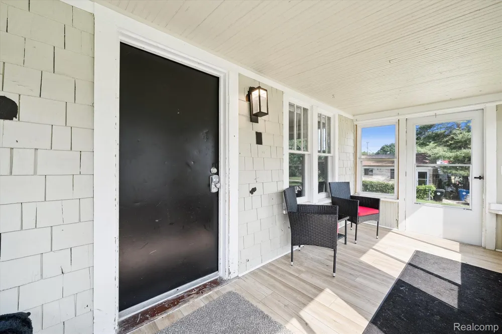 18849 DELAWARE AVENUE Redford Charter Township, MI 48240