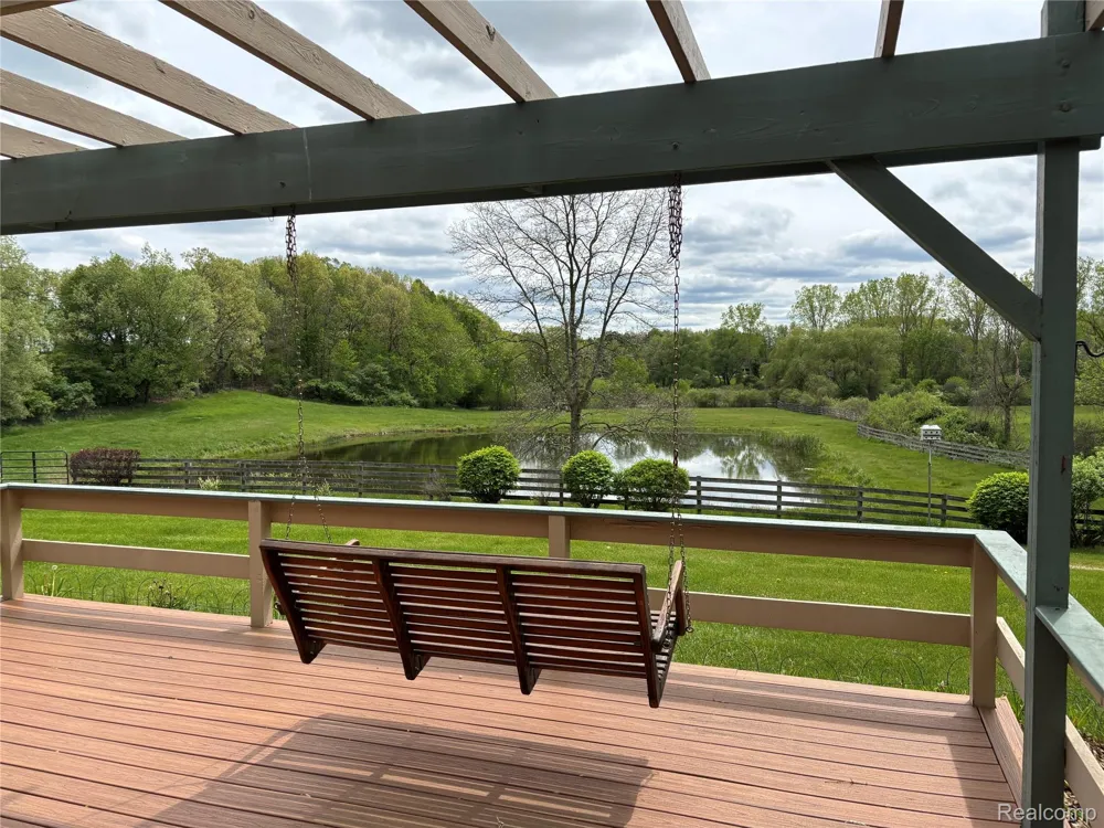 885 Lake Forest Drive Lapeer Township, MI 48446