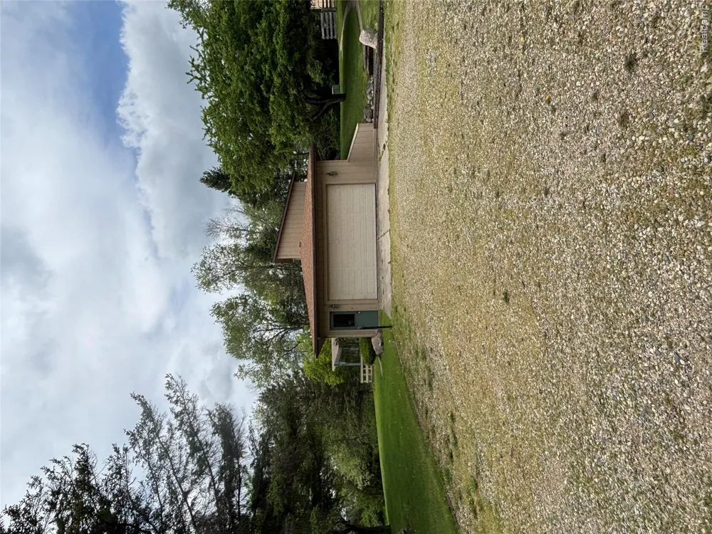 885 Lake Forest Drive Lapeer Township, MI 48446