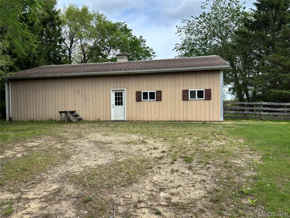 885 Lake Forest Drive Lapeer Township, MI 48446