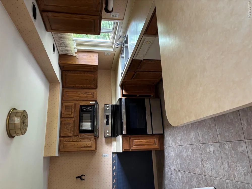 885 Lake Forest Drive Lapeer Township, MI 48446