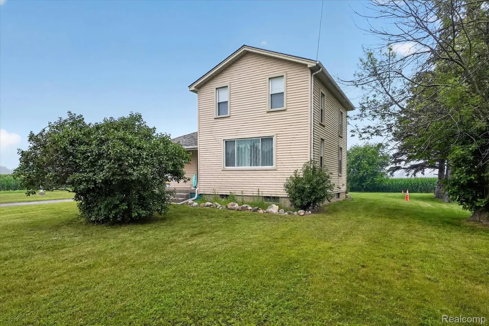 5660 Tittabawassee Road Kochville Township, MI 48604