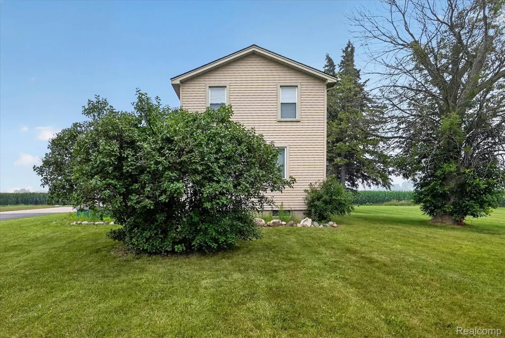5660 Tittabawassee Road Kochville Township, MI 48604