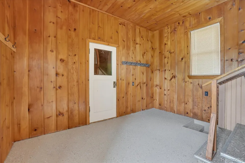 5660 Tittabawassee Road Kochville Township, MI 48604