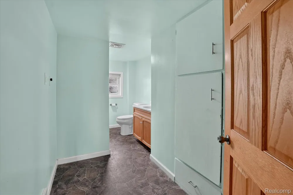 5660 Tittabawassee Road Kochville Township, MI 48604