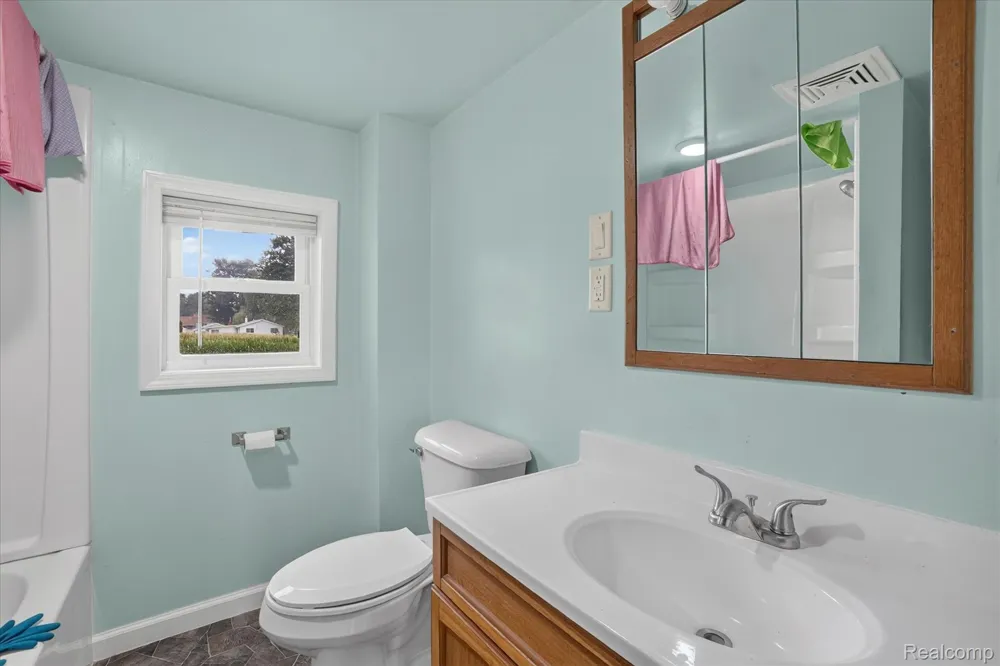 5660 Tittabawassee Road Kochville Township, MI 48604