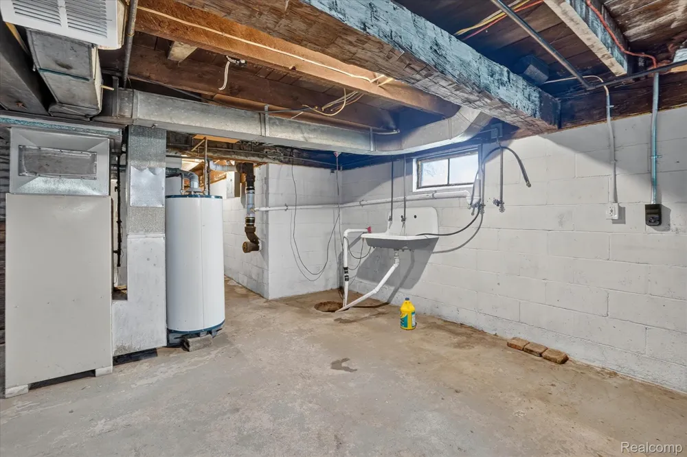 5660 Tittabawassee Road Kochville Township, MI 48604