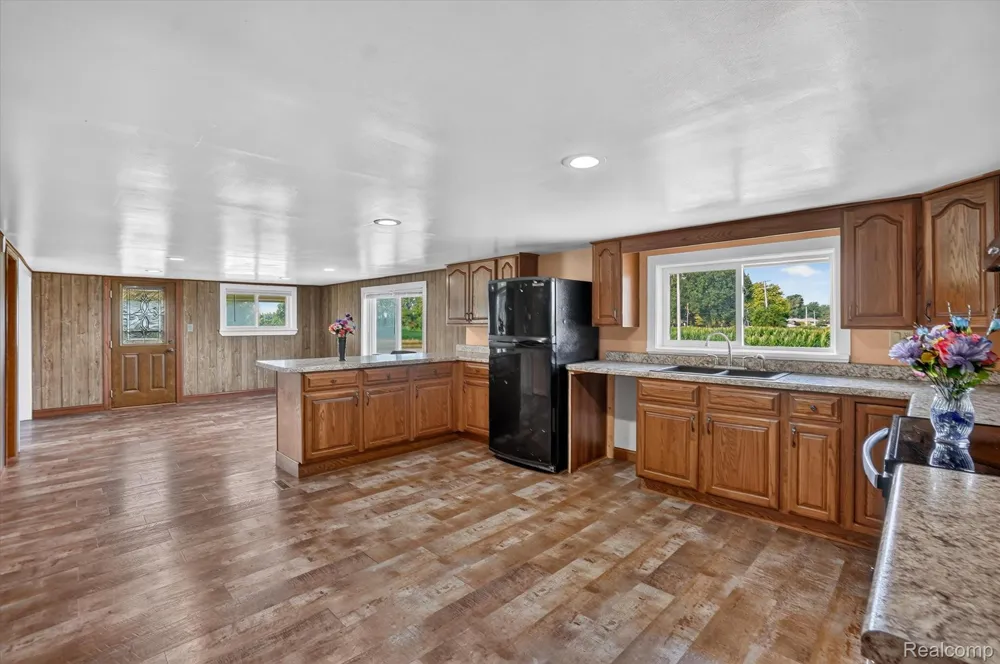 5660 Tittabawassee Road Kochville Township, MI 48604