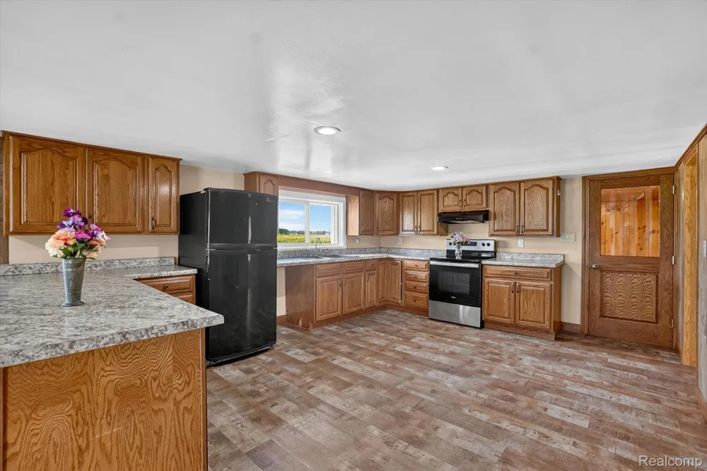 5660 Tittabawassee Road Kochville Township, MI 48604