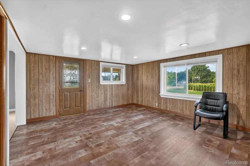 5660 Tittabawassee Road Kochville Township, MI 48604