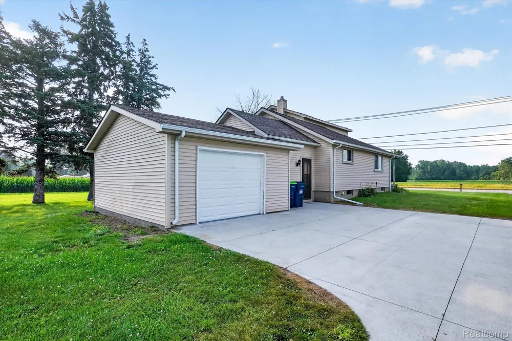 5660 Tittabawassee Road Kochville Township, MI 48604
