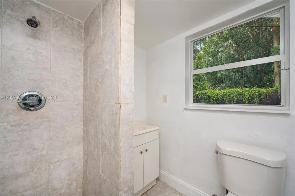 9050 NW 31st Ave #3 Miami, FL 33147