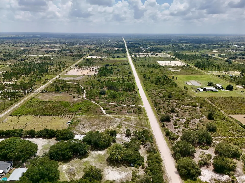 18277 NW 304TH Street Okeechobee, FL 34972
