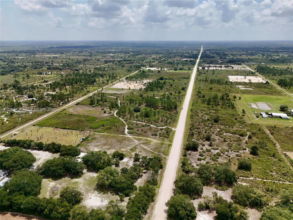18277 NW 304TH Street Okeechobee, FL 34972