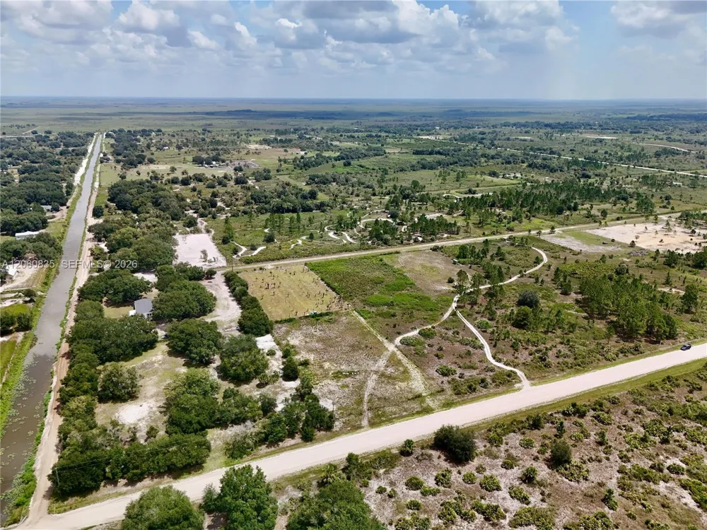 18277 NW 304TH Street Okeechobee, FL 34972
