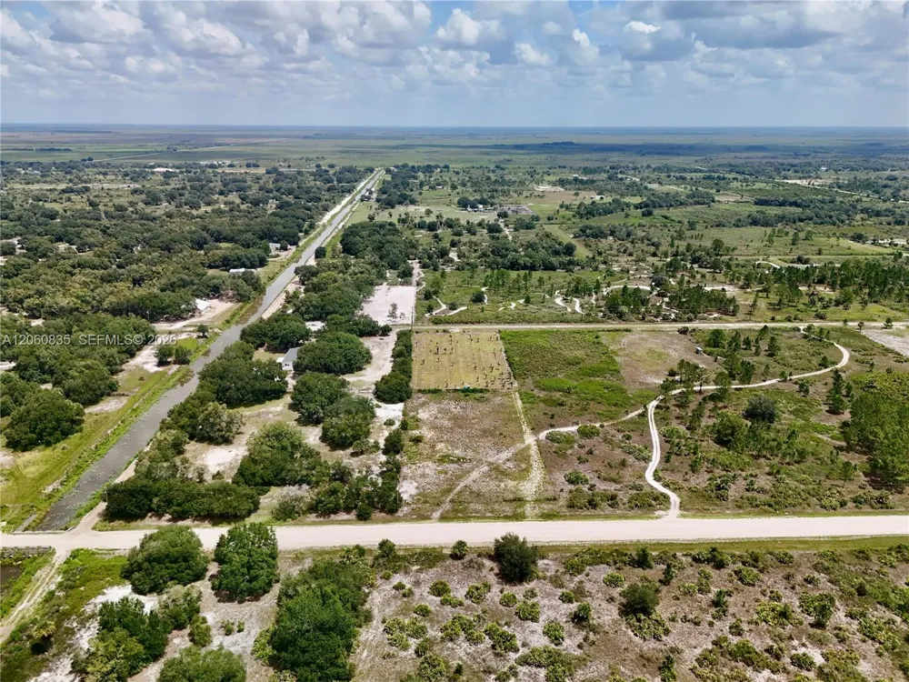 18277 NW 304TH Street Okeechobee, FL 34972