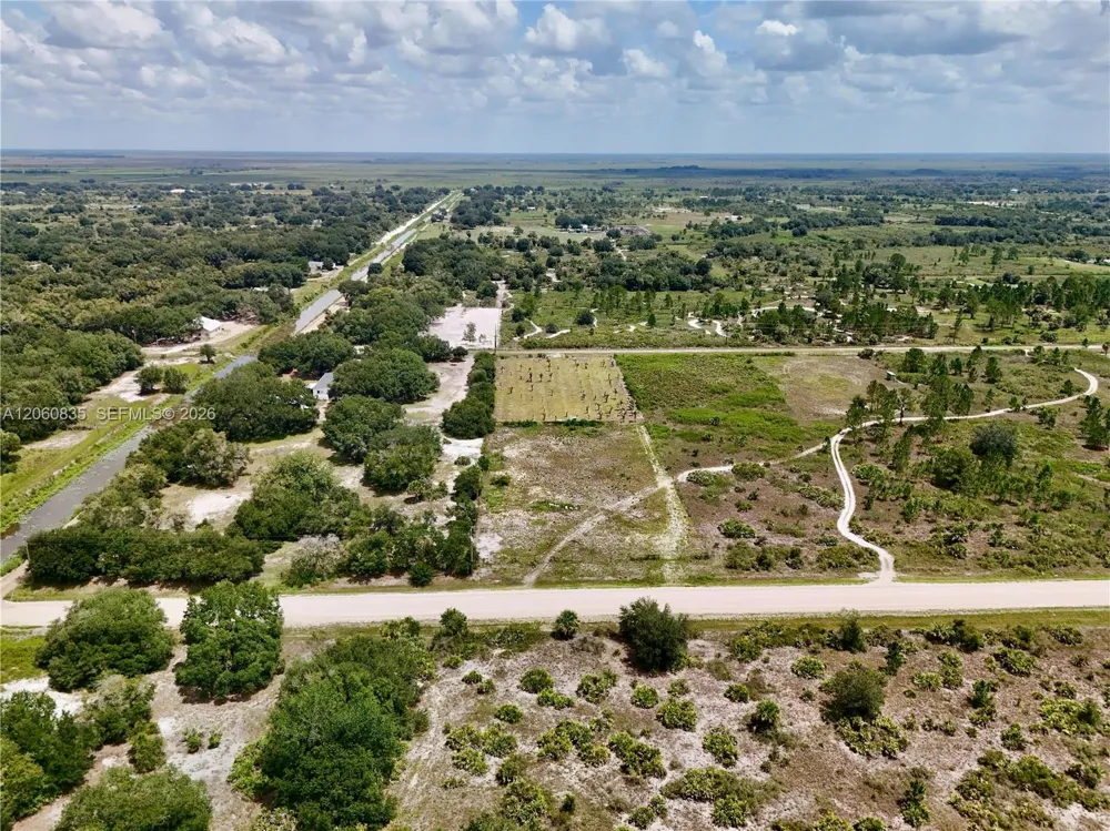 18277 NW 304TH Street Okeechobee, FL 34972