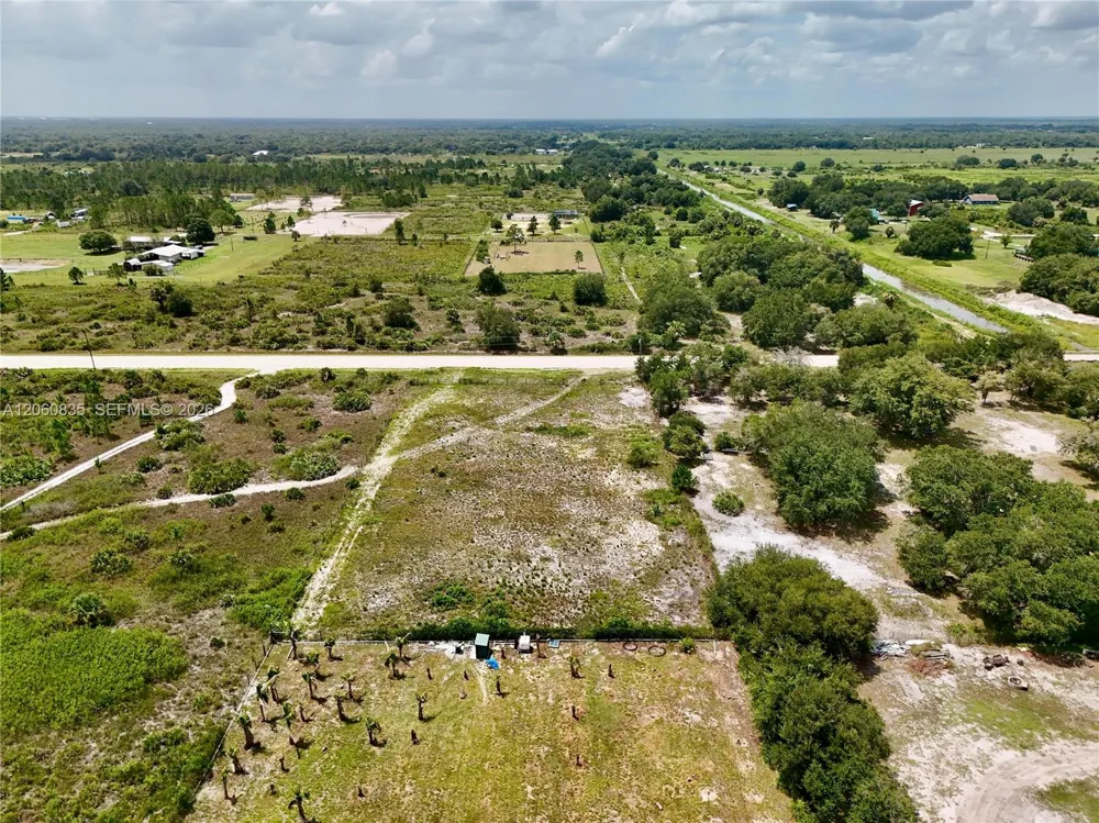 18277 NW 304TH Street Okeechobee, FL 34972