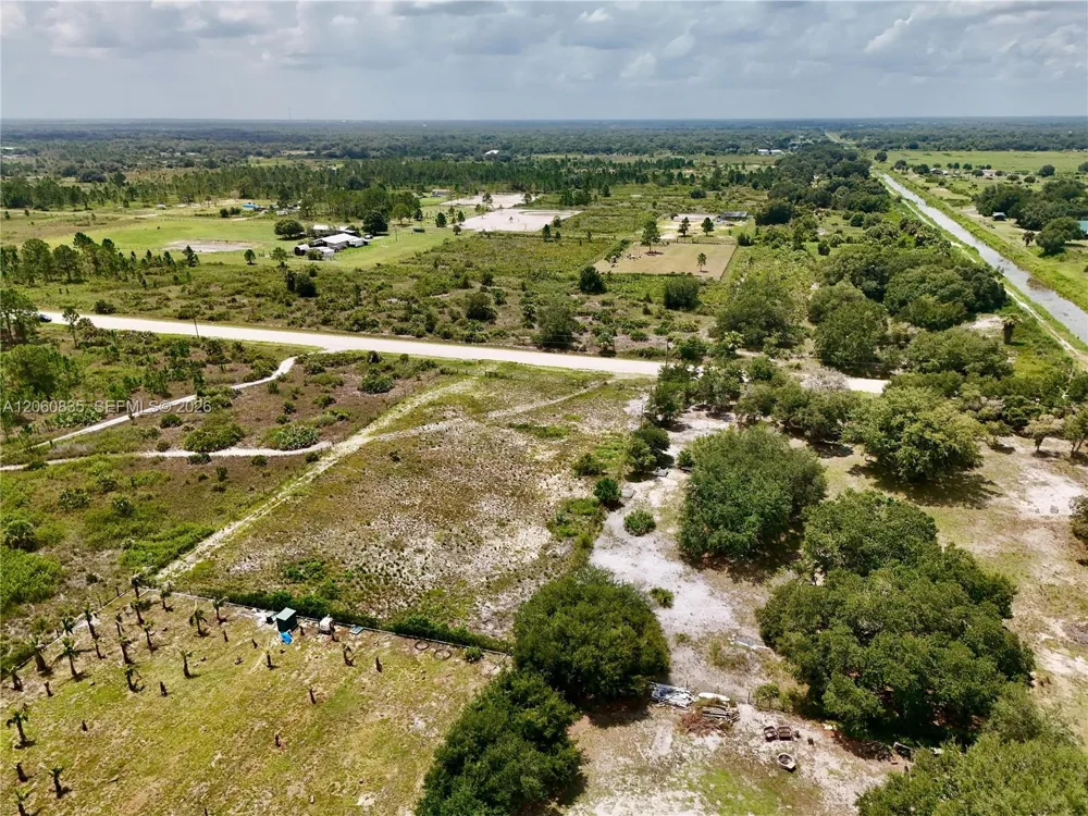 18277 NW 304TH Street Okeechobee, FL 34972