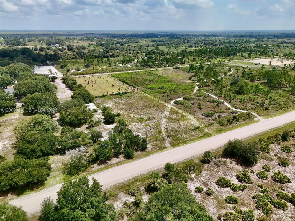 18277 NW 304TH Street Okeechobee, FL 34972