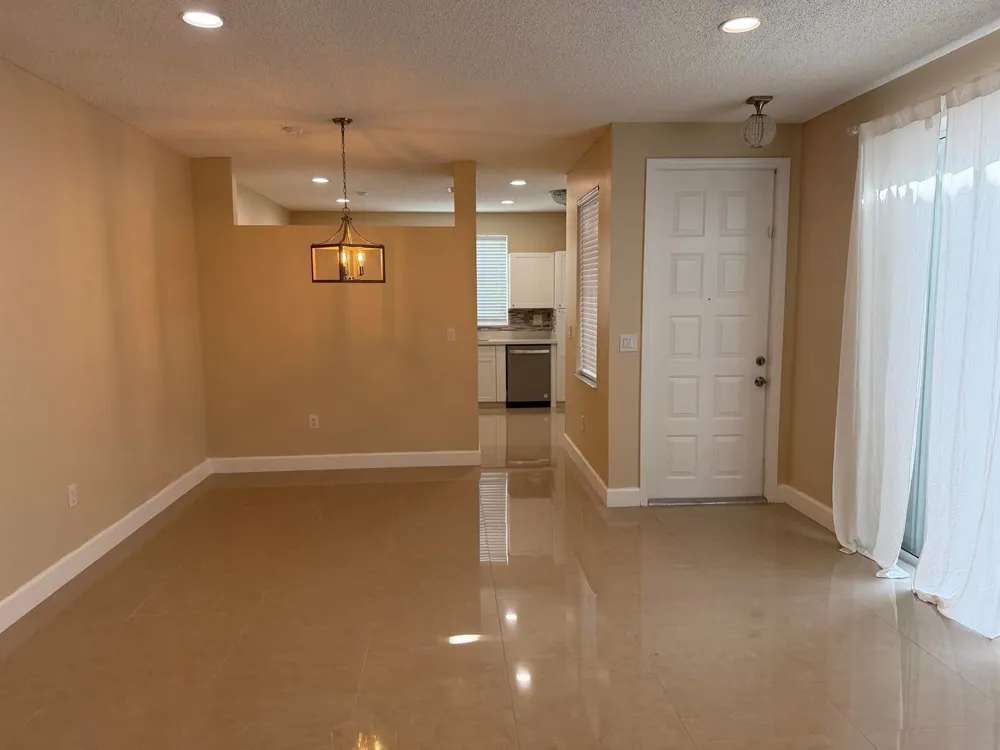 940 Doveplum Court Hollywood, FL 33019