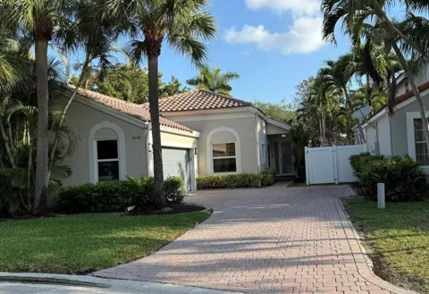 6165 NW 77th Place