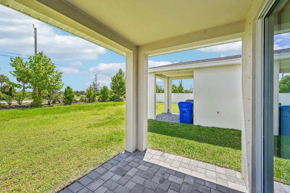 5437 Hampton Park Circle Vero Beach, FL 32966