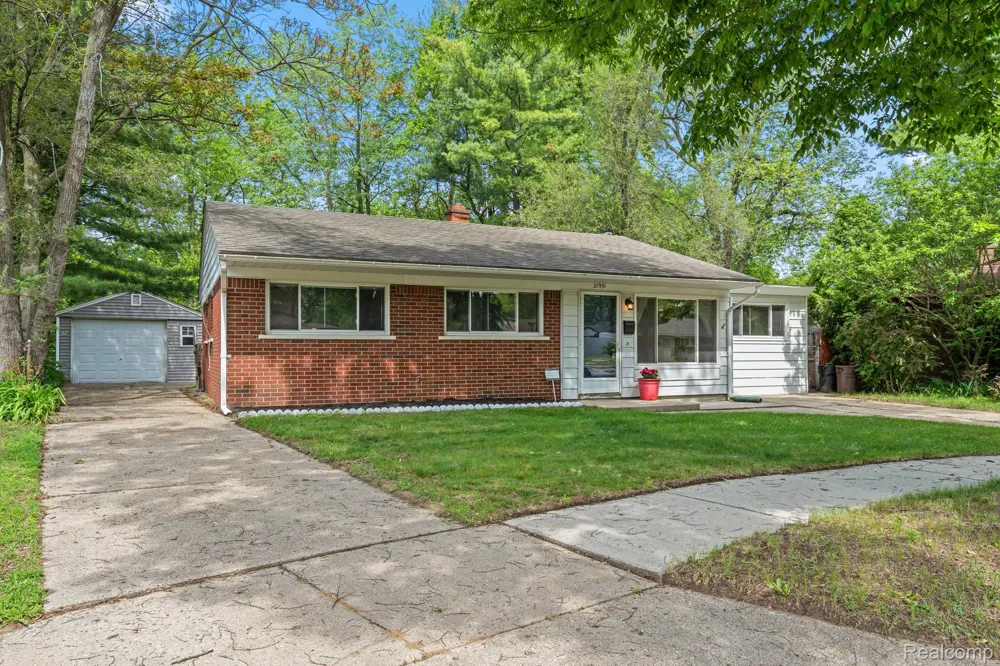 21951 MORTON STREET Oak Park City, MI 48237
