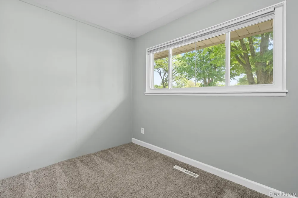 21951 MORTON STREET Oak Park City, MI 48237